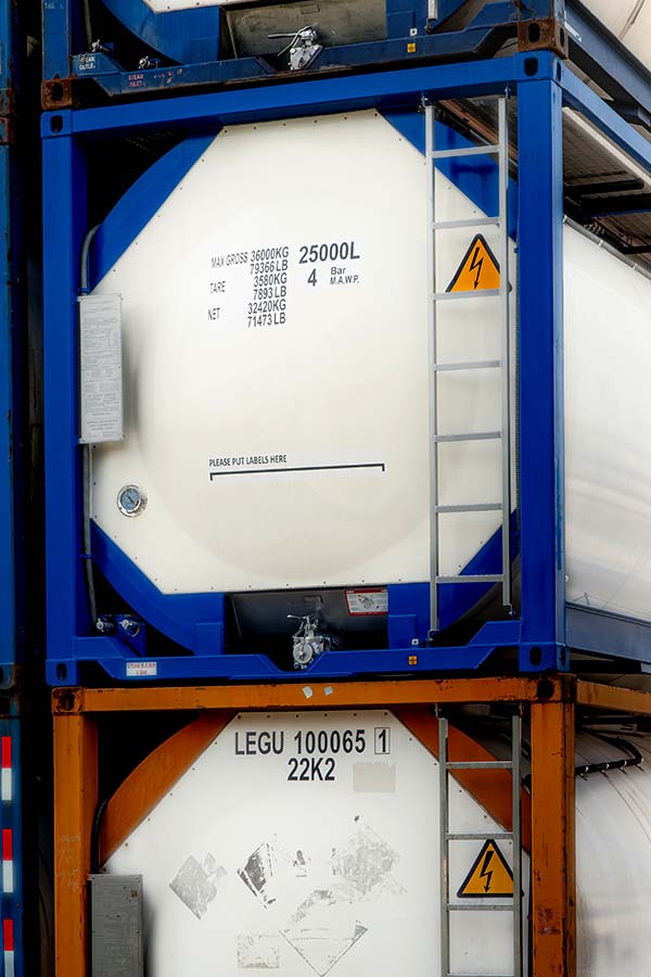 Tank containers almacenados Tank containers almacenados
