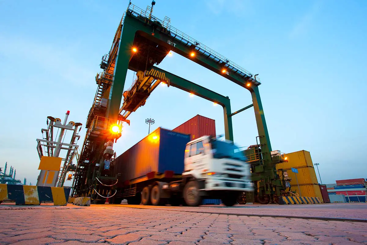 Trans-Nomi Logistcs. Transporte de mercancías